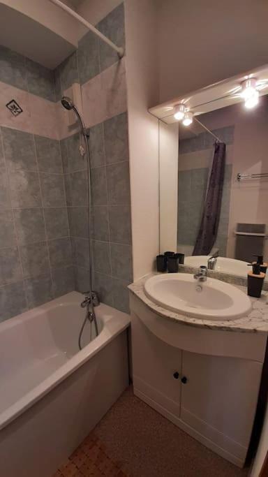 Superbe Appartement La Joue Du Loup Centre, 6 Personnes, Avec Parking Prive Saint-Étienne-en-Dévoluy Eksteriør bilde
